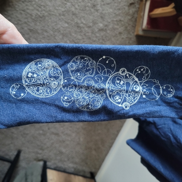 Her Universe Doctor Who TARDIS Speckle Girls Long-Sleeve T-Shirt - Picture 6 of 12